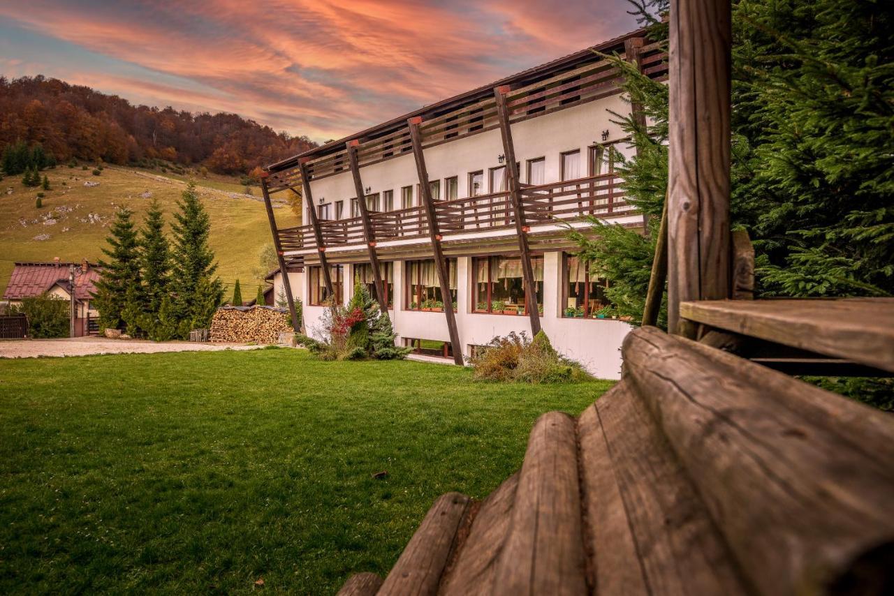 Hotel Casa Muntelui Fundata Exteriér fotografie