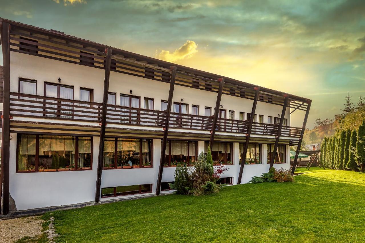 Hotel Casa Muntelui Fundata Exteriér fotografie